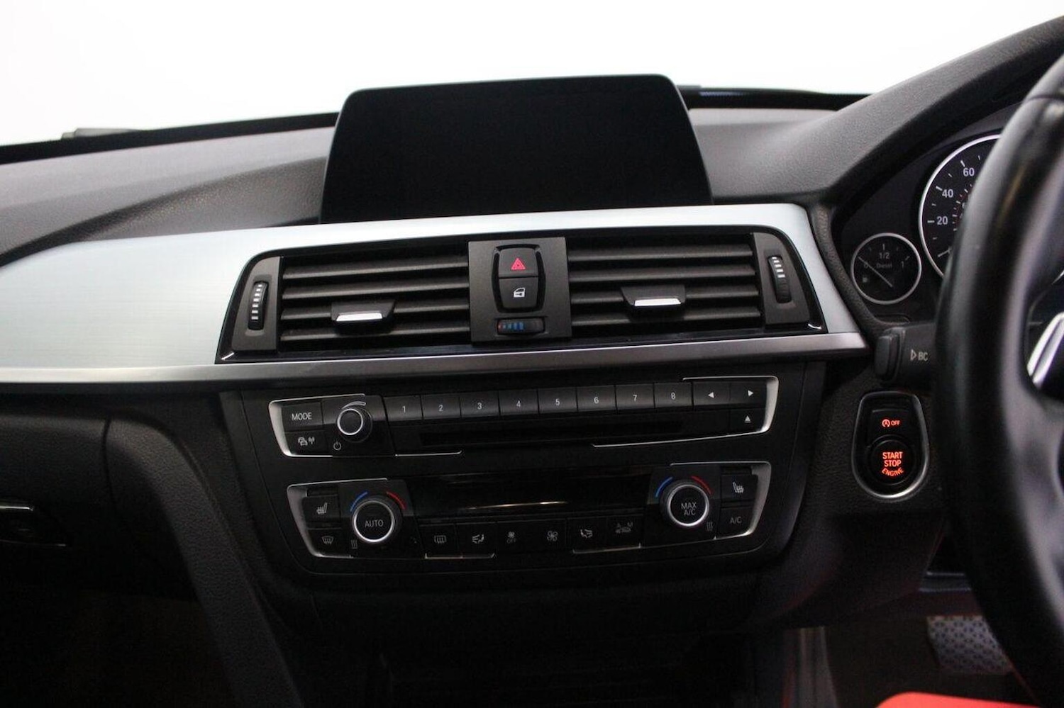 Used BMW 3 Series 2016 for sale - 76011366: Photo 32