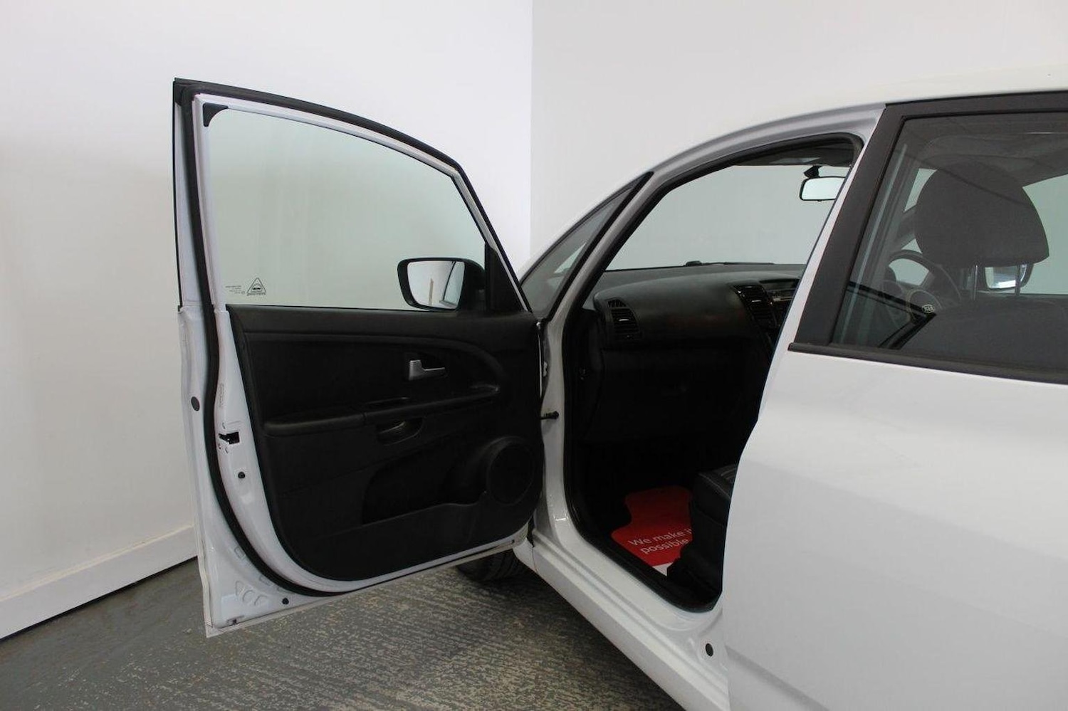 Used Kia Venga 2011 for sale - 76793678: Photo 27