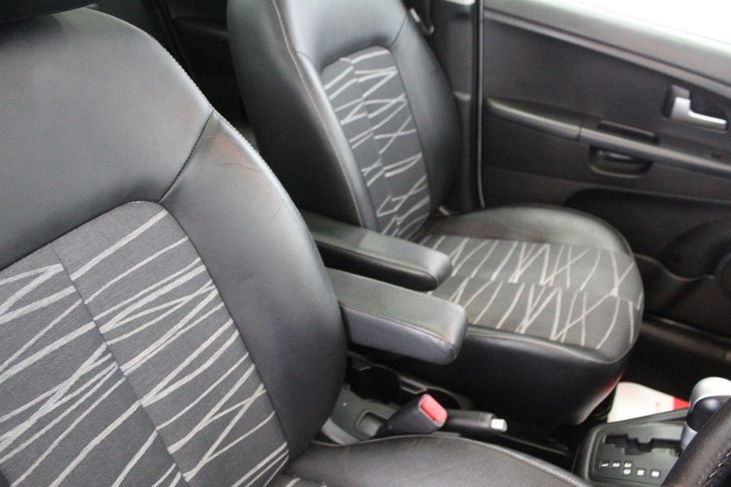 Used Kia Venga 2011 for sale - 76793678: Photo 42