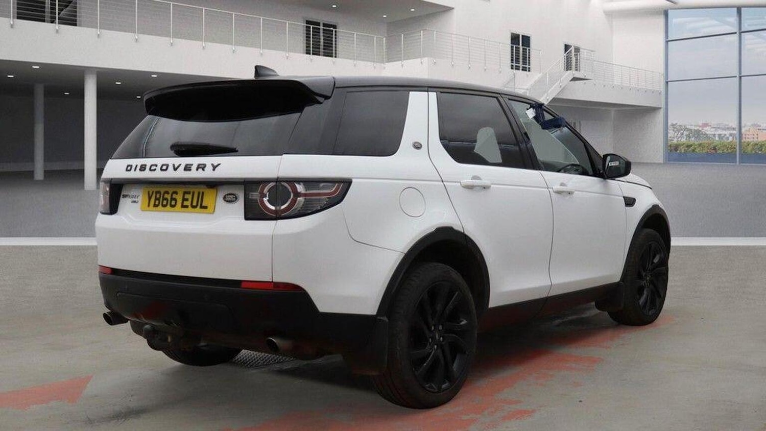 Used Land Rover Discovery Sport 2017 for sale - 76142550: Photo 5