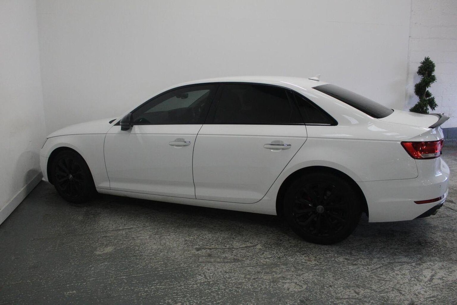 Used Audi A4 2016 for sale - 77535884: Photo 10