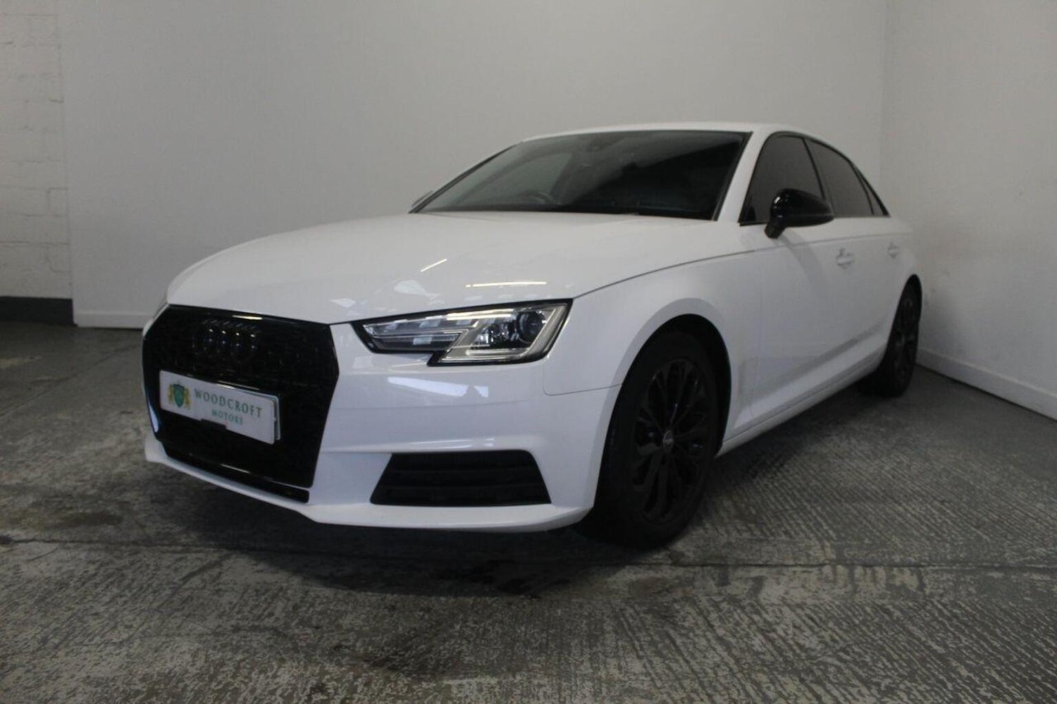 Used Audi A4 2016 for sale - 77535884: Photo 2