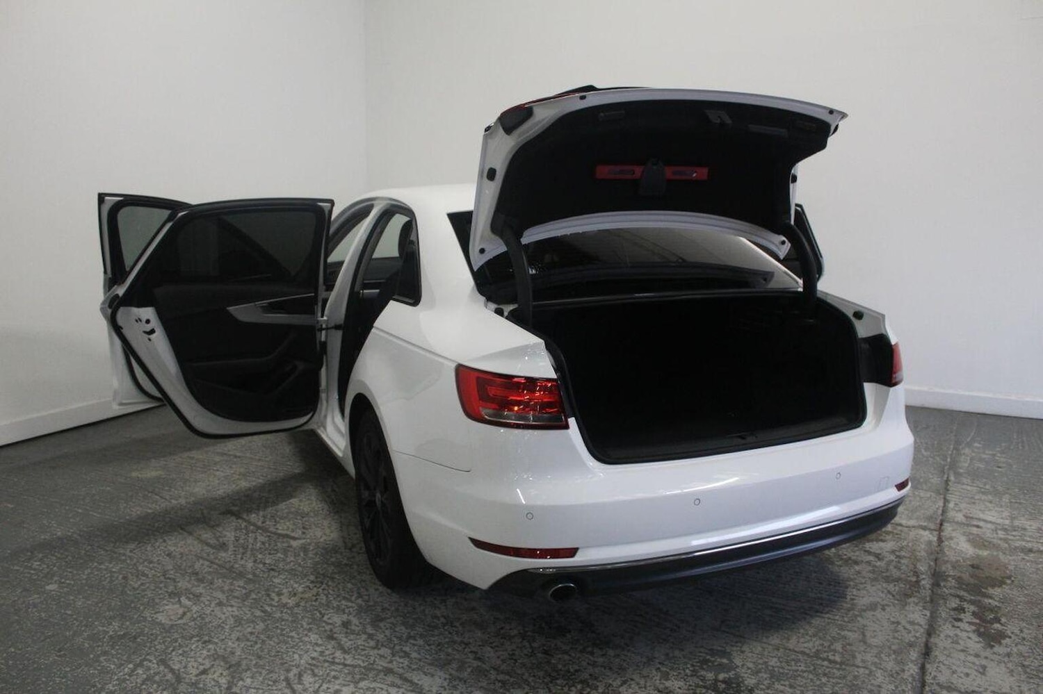 Used Audi A4 2016 for sale - 77535884: Photo 20