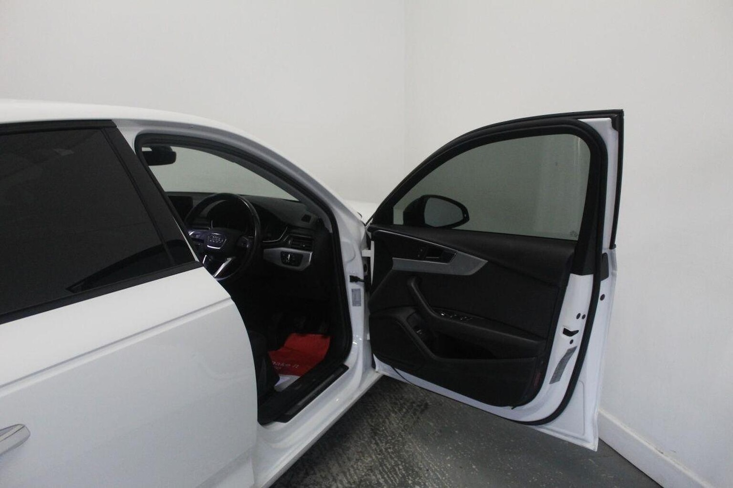 Used Audi A4 2016 for sale - 77535884: Photo 24