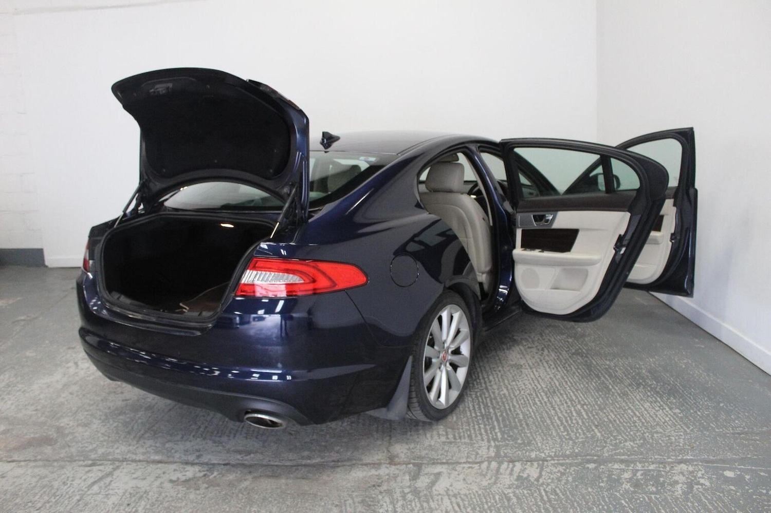 Used Jaguar XF 2015 for sale - 78213547: Photo 19