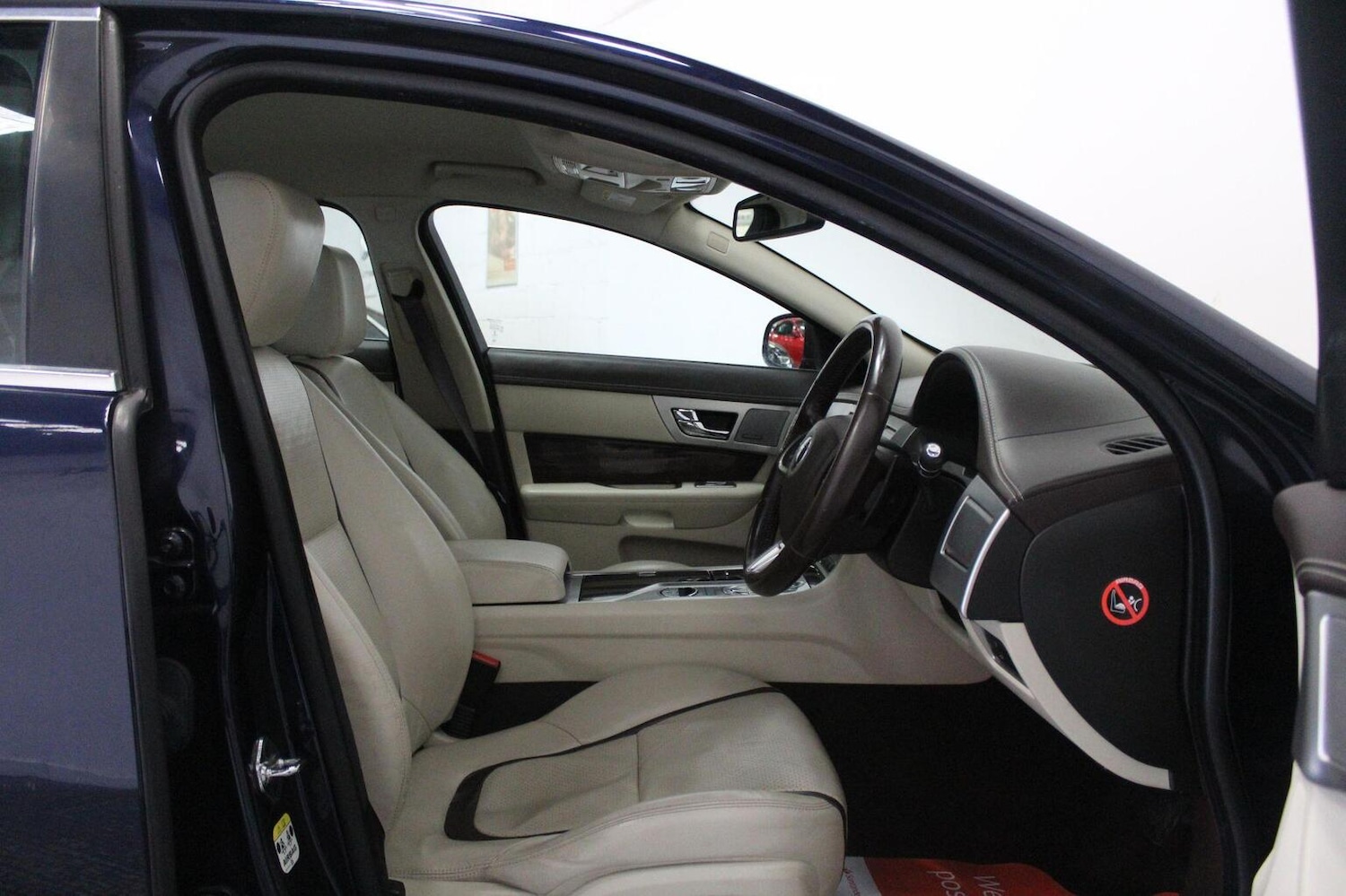 Used Jaguar XF 2015 for sale - 78213547: Photo 28