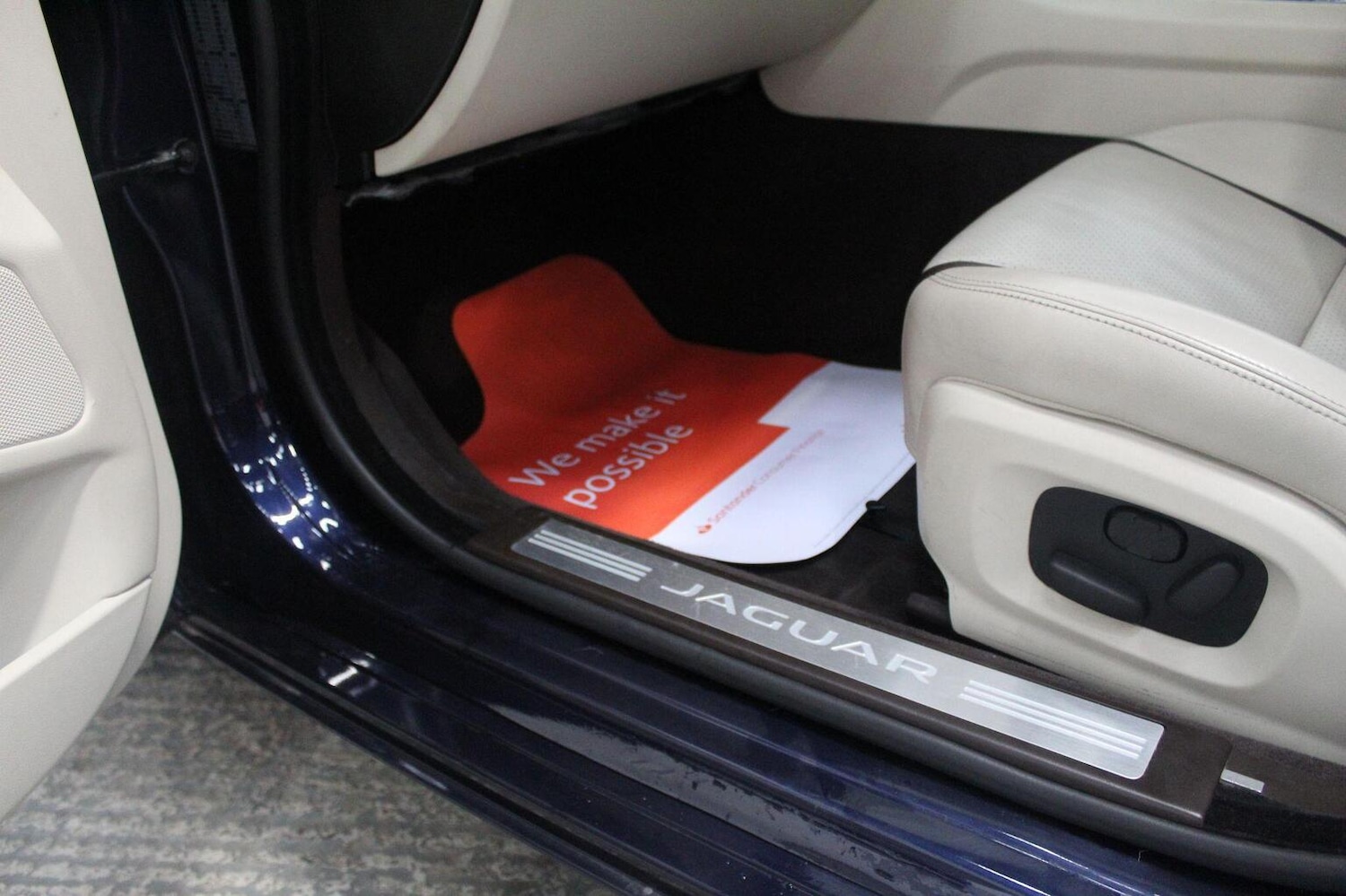 Used Jaguar XF 2015 for sale - 78213547: Photo 30