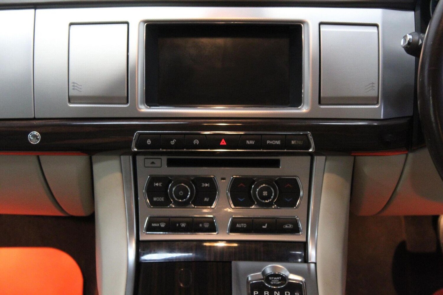 Used Jaguar XF 2015 for sale - 78213547: Photo 31