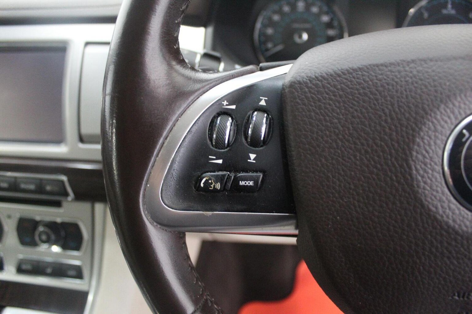 Used Jaguar XF 2015 for sale - 78213547: Photo 42