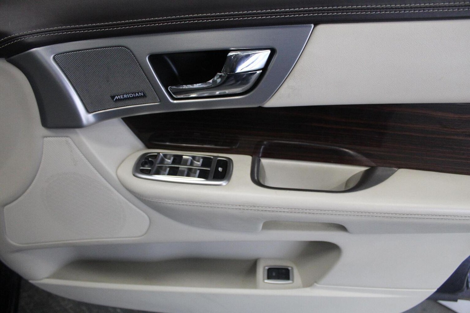 Used Jaguar XF 2015 for sale - 78213547: Photo 45