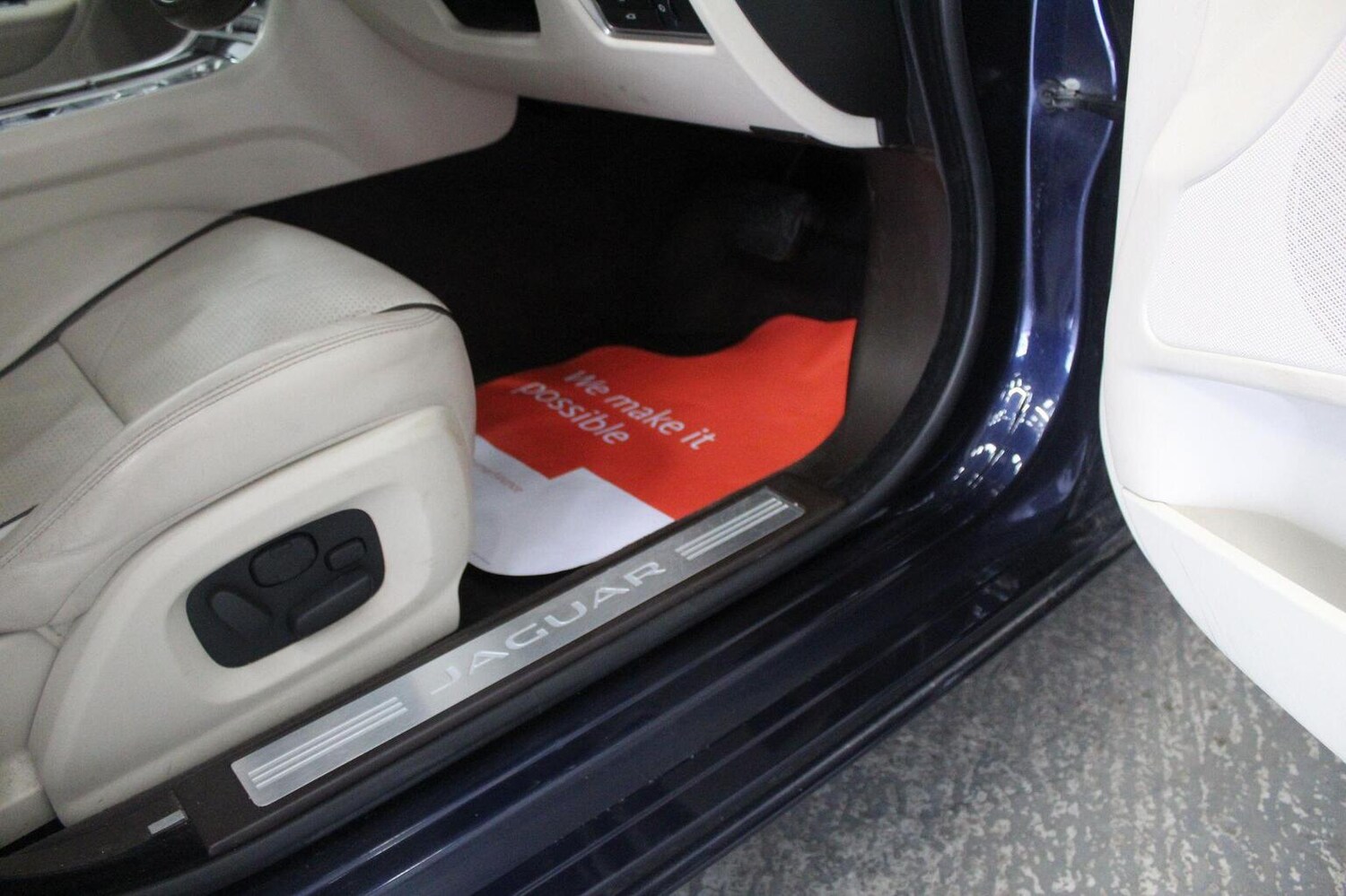 Used Jaguar XF 2015 for sale - 78213547: Photo 46