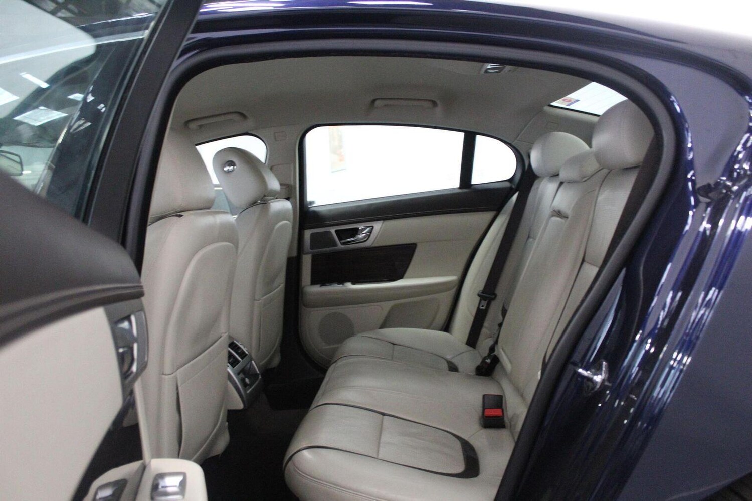 Used Jaguar XF 2015 for sale - 78213547: Photo 49