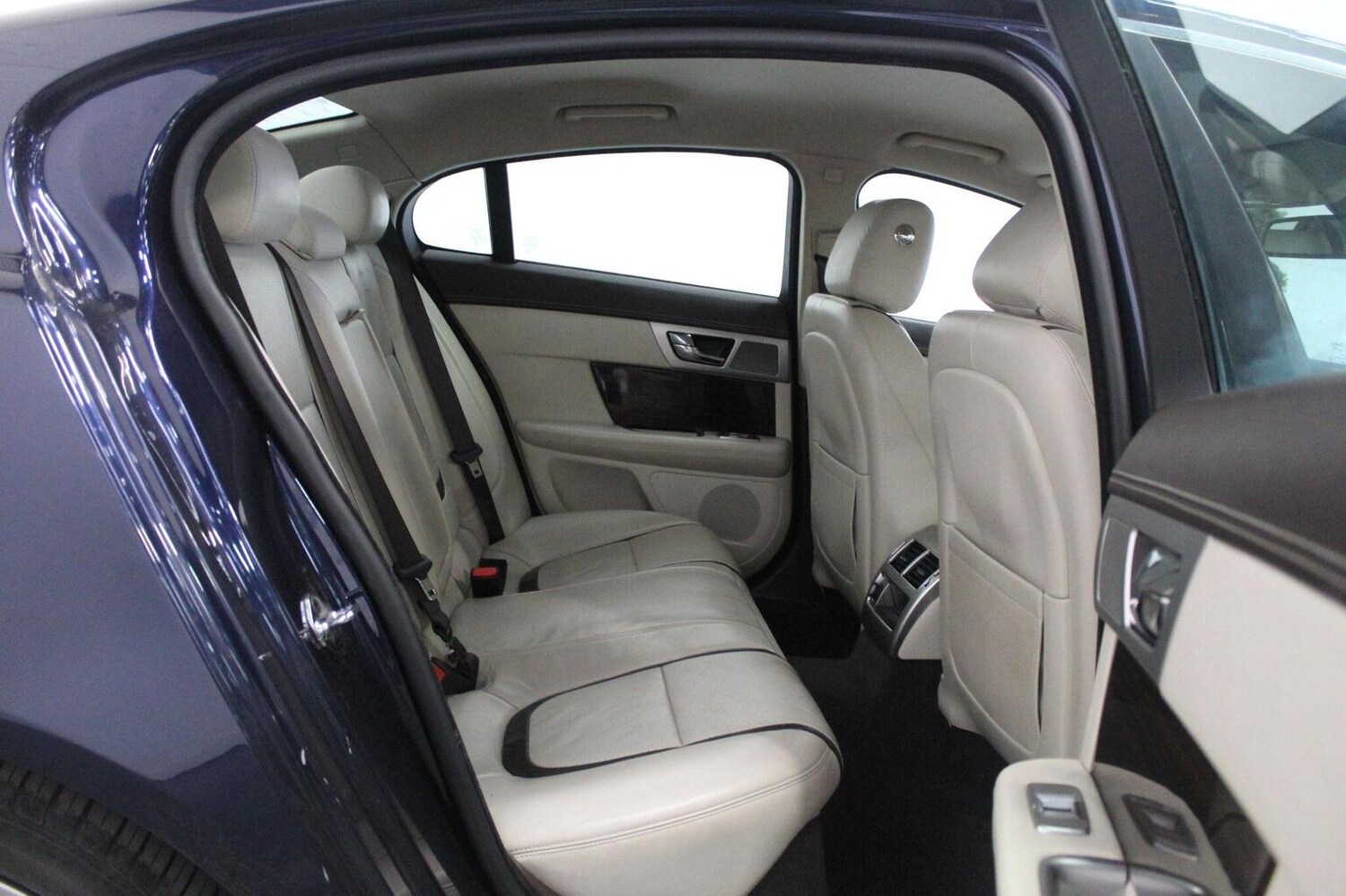 Used Jaguar XF 2015 for sale - 78213547: Photo 50