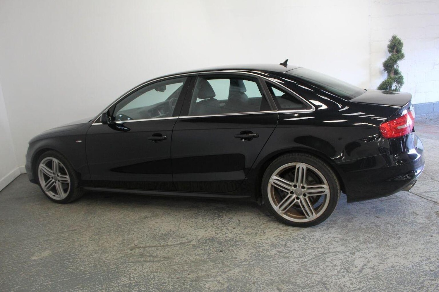 Used Audi A4 2015 for sale - 77937942: Photo 10