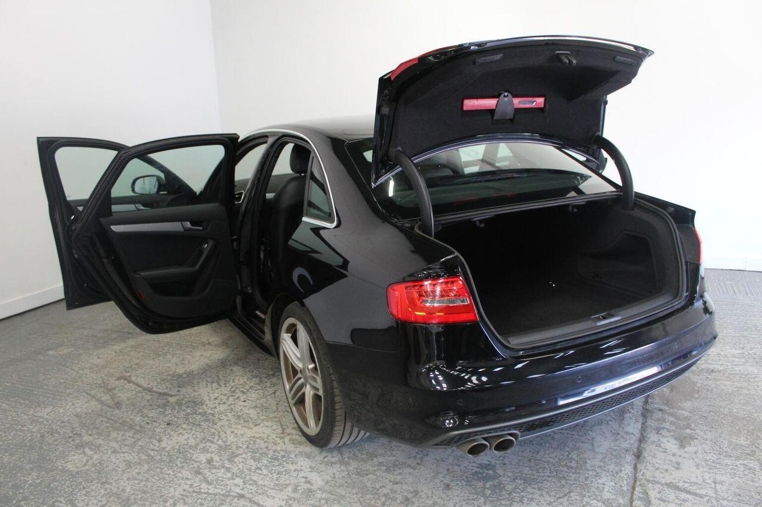 Used Audi A4 2015 for sale - 77937942: Photo 26