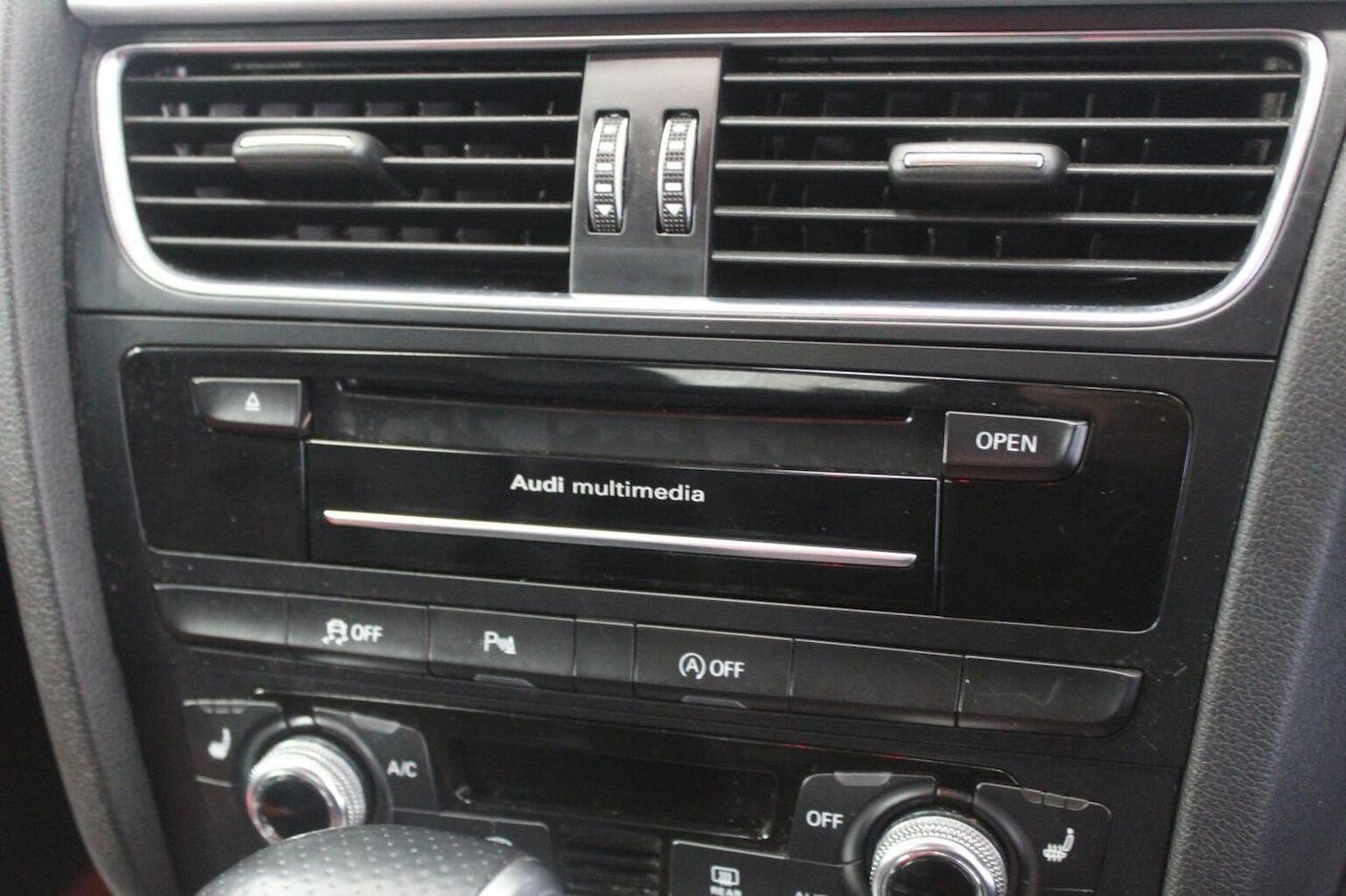 Used Audi A4 2015 for sale - 77937942: Photo 41