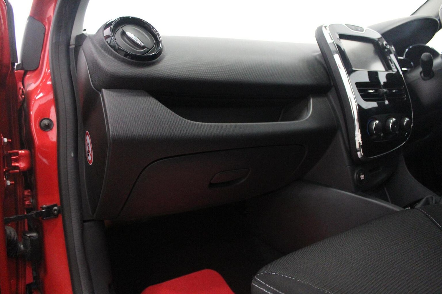 Used Renault Clio 2015 for sale - 78057031: Photo 29