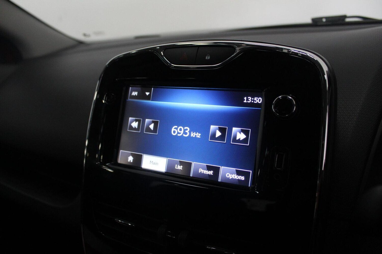 Used Renault Clio 2015 for sale - 78057031: Photo 33