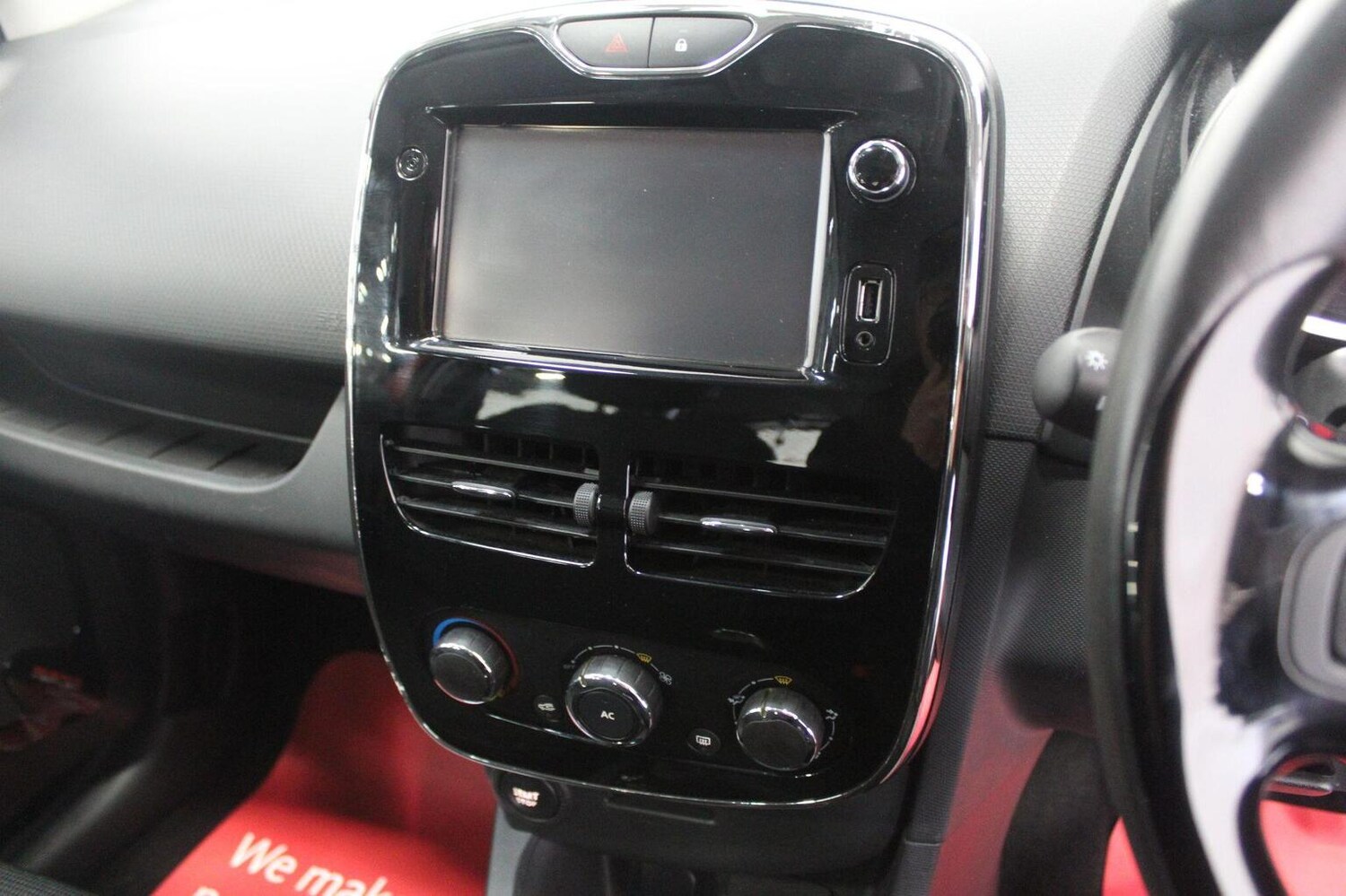 Used Renault Clio 2015 for sale - 78057031: Photo 38