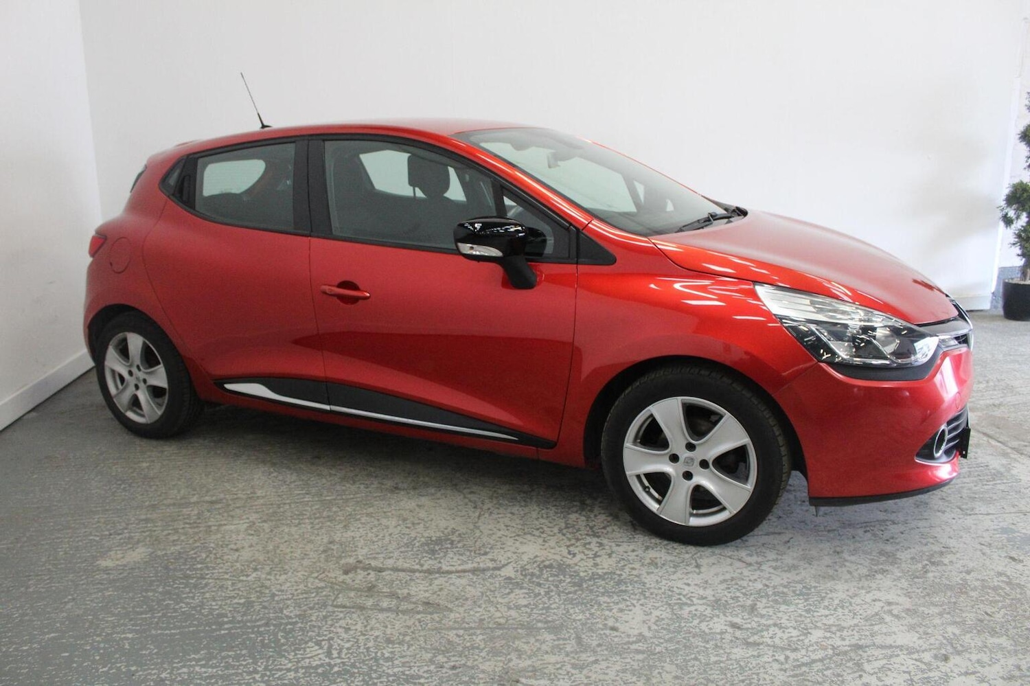 Used Renault Clio 2015 for sale - 78057031: Photo 4