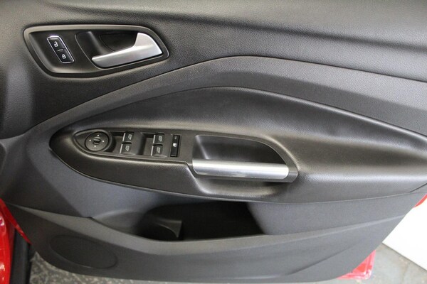 Used Ford Kuga 2015 for sale - 74829977: Photo 52