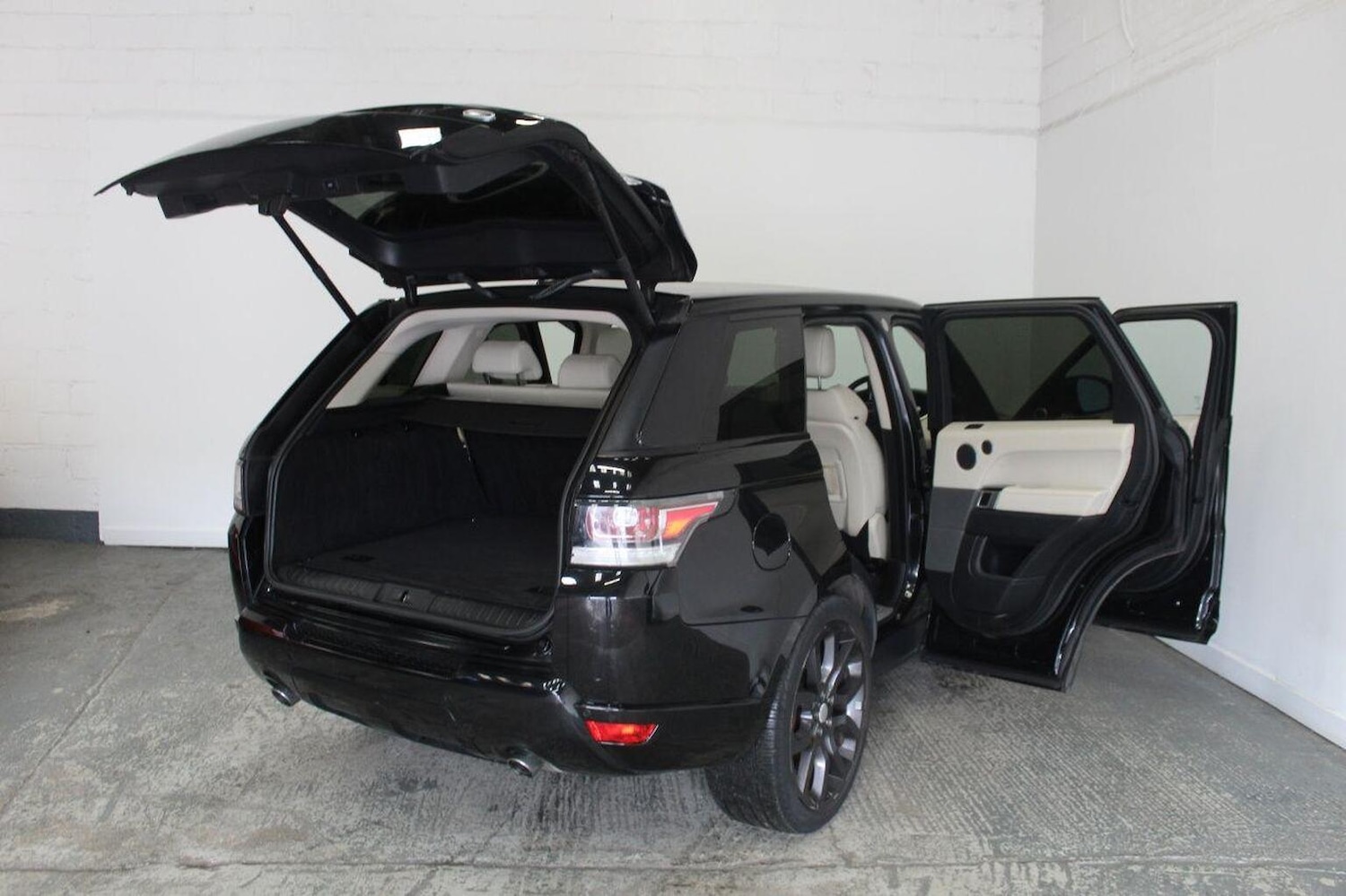 Used Land Rover Range Rover Sport 2015 for sale - 76407515: Photo 24