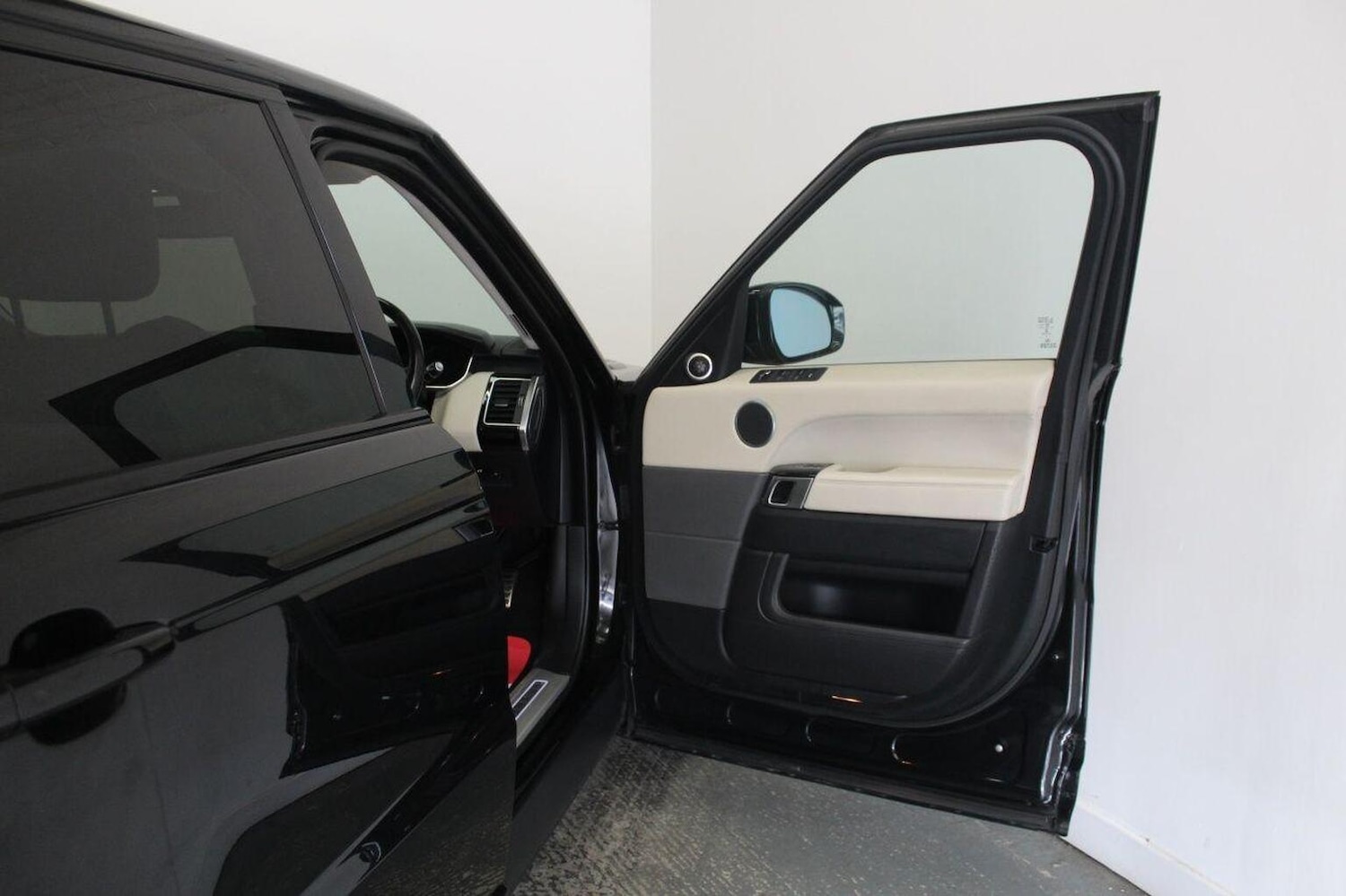 Used Land Rover Range Rover Sport 2015 for sale - 76407515: Photo 28