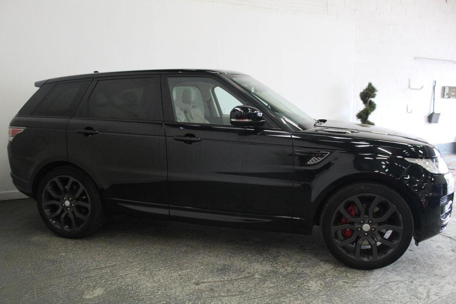 Used Land Rover Range Rover Sport 2015 for sale - 76407515: Photo 4