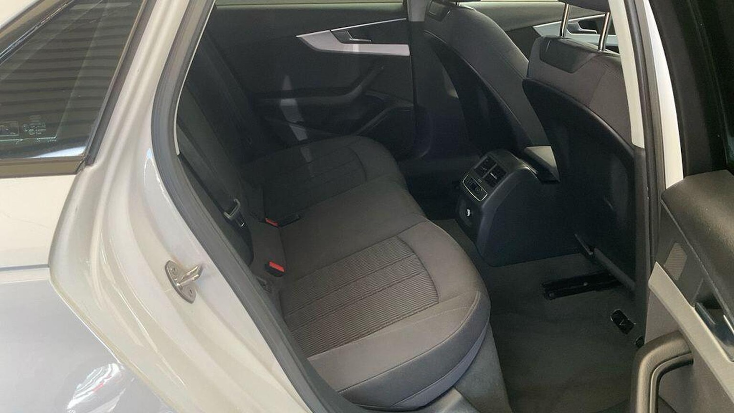 Used Audi A4 2016 for sale - 76924452: Photo 9