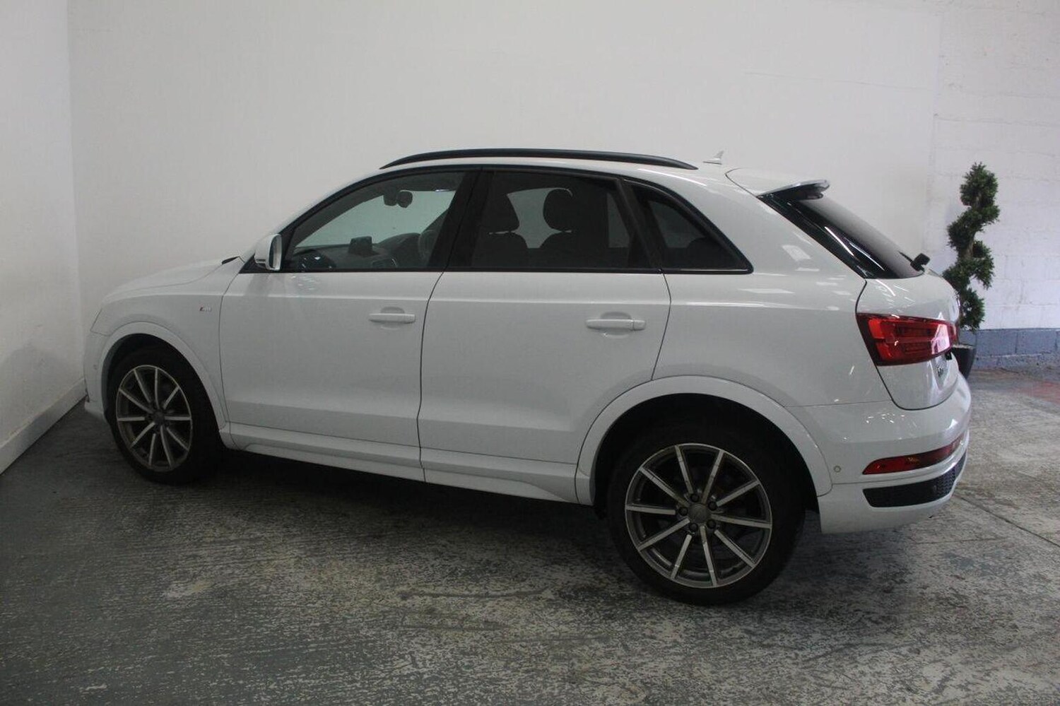 Used Audi Q3 2015 for sale - 77921302: Photo 10