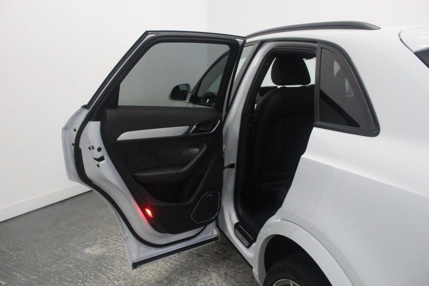 Used Audi Q3 2015 for sale - 77921302: Photo 29