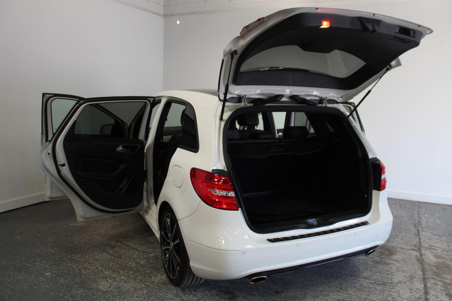 Used Mercedes-Benz B Class 2014 for sale - 76793695: Photo 21