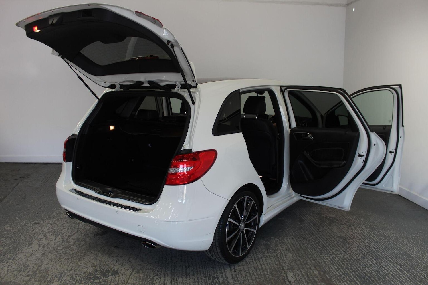 Used Mercedes-Benz B Class 2014 for sale - 76793695: Photo 22