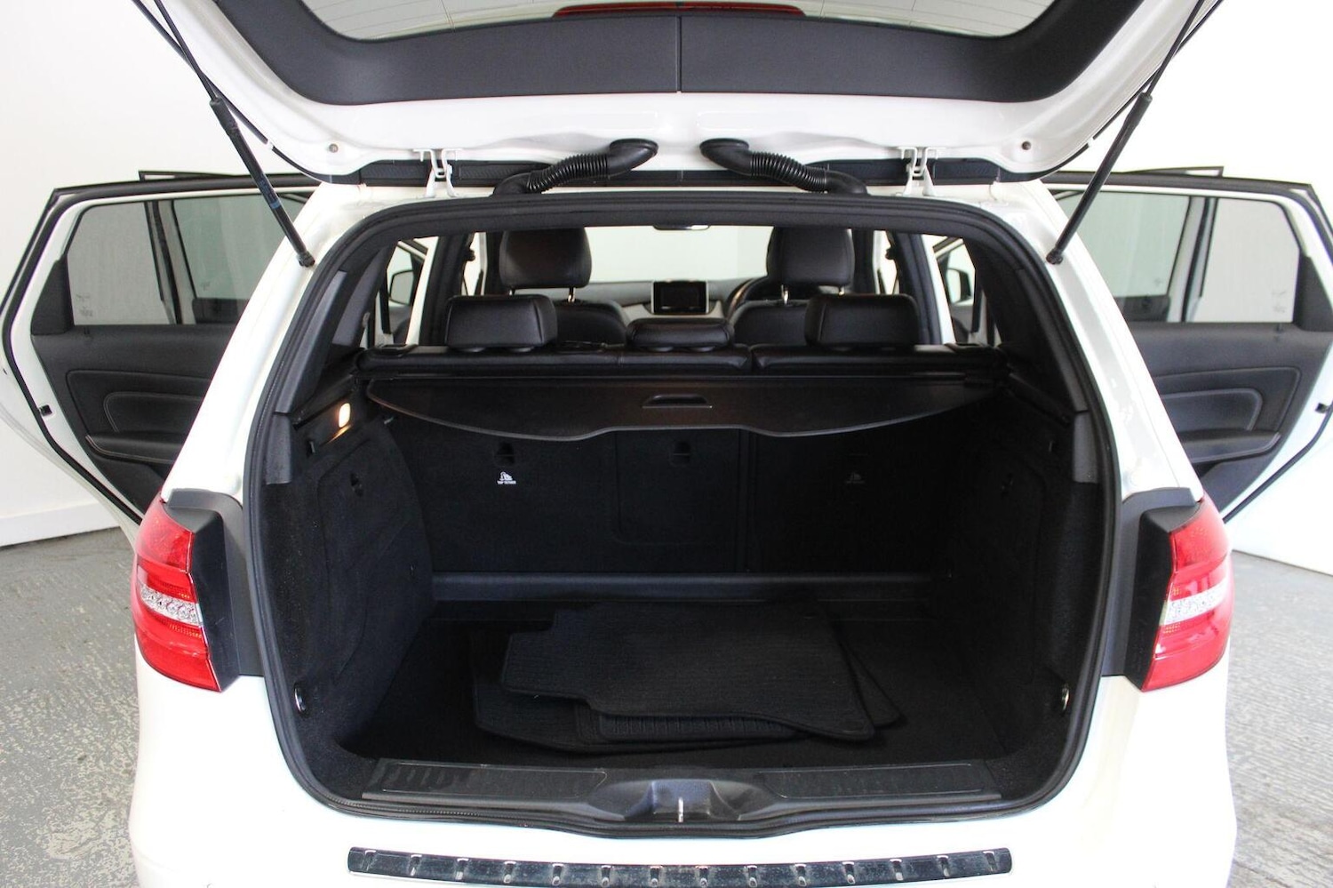 Used Mercedes-Benz B Class 2014 for sale - 76793695: Photo 24