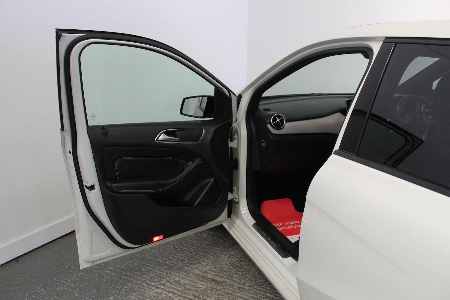 Used Mercedes-Benz B Class 2014 for sale - 76793695: Photo 27