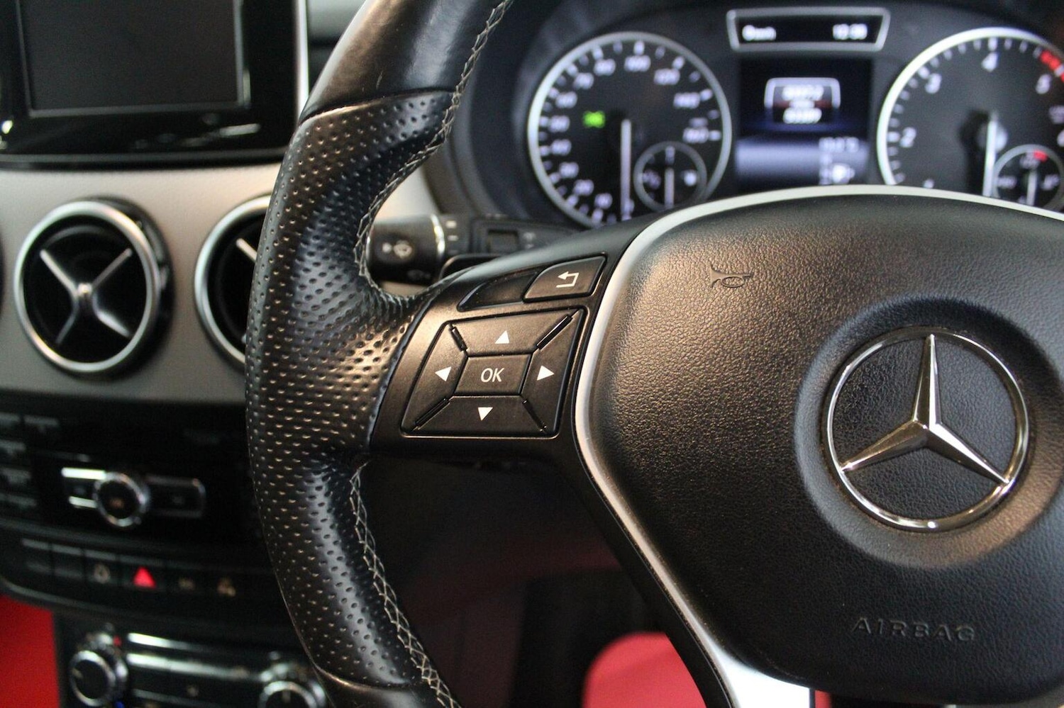 Used Mercedes-Benz B Class 2014 for sale - 76793695: Photo 46