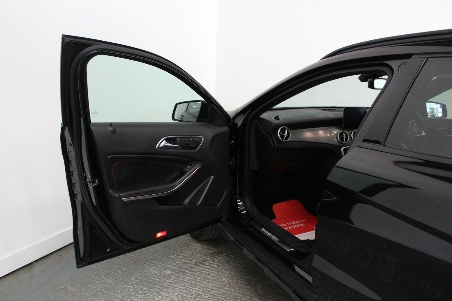 Used Mercedes-Benz GLA 2016 for sale - 76391485: Photo 30