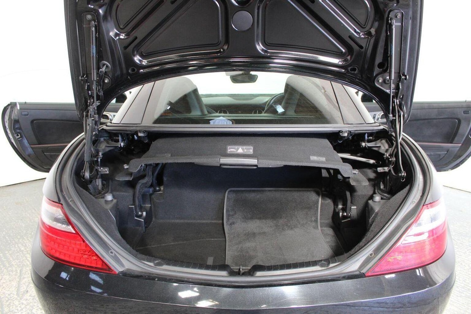 Used Mercedes-Benz SLK 2011 for sale - 76877593: Photo 22