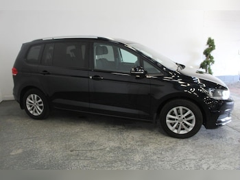 Used Volkswagen Touran 2017 for sale - 76281326: Photo