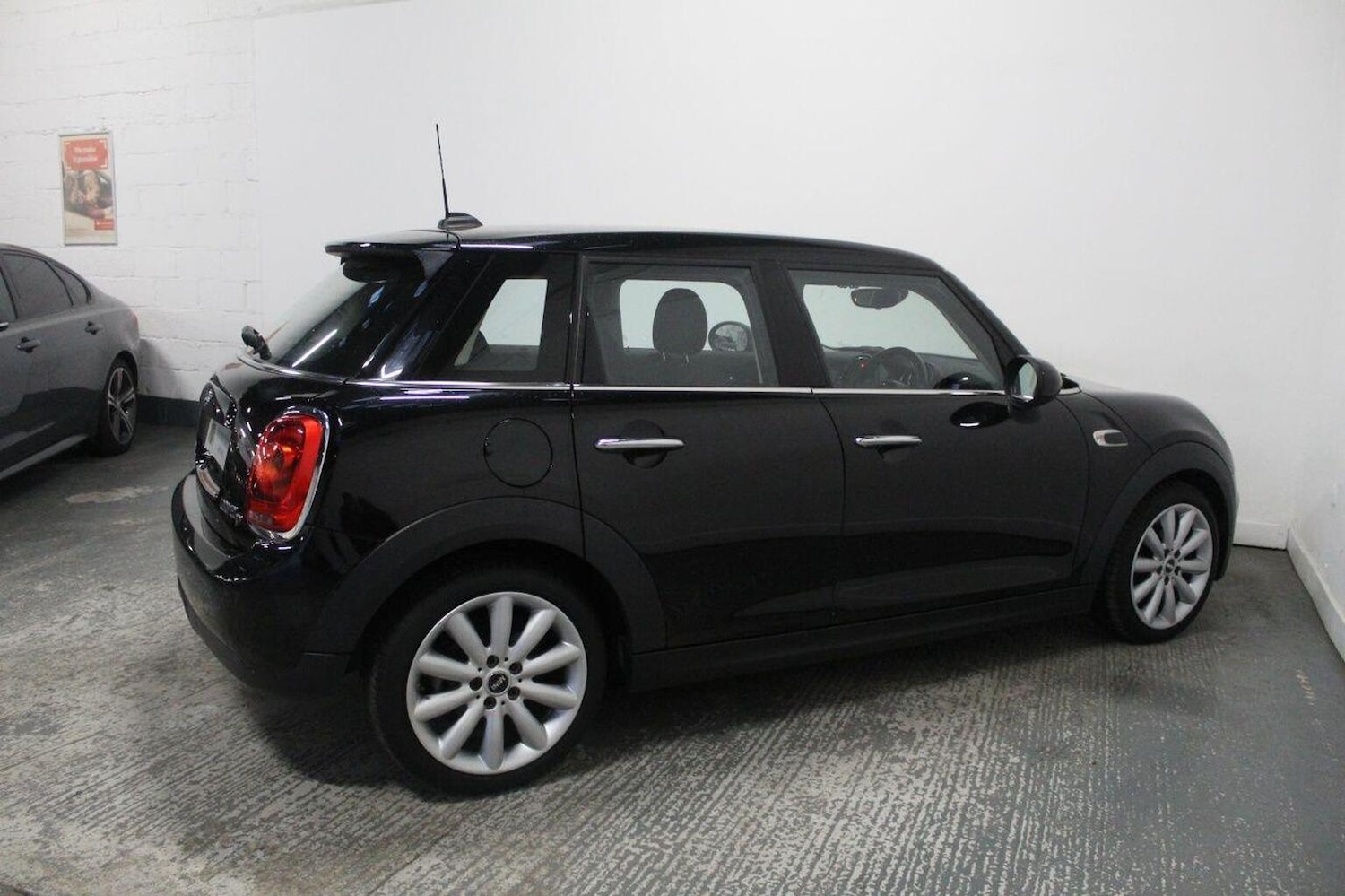 Used MINI Hatch 2018 for sale - 76439975: Photo 10