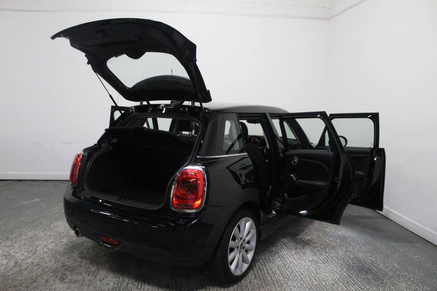 Used MINI Hatch 2018 for sale - 76439975: Photo 18
