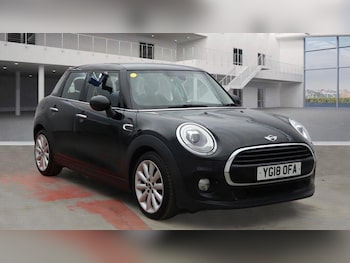 Used MINI Hatch 2018 for sale - 76439975: Photo
