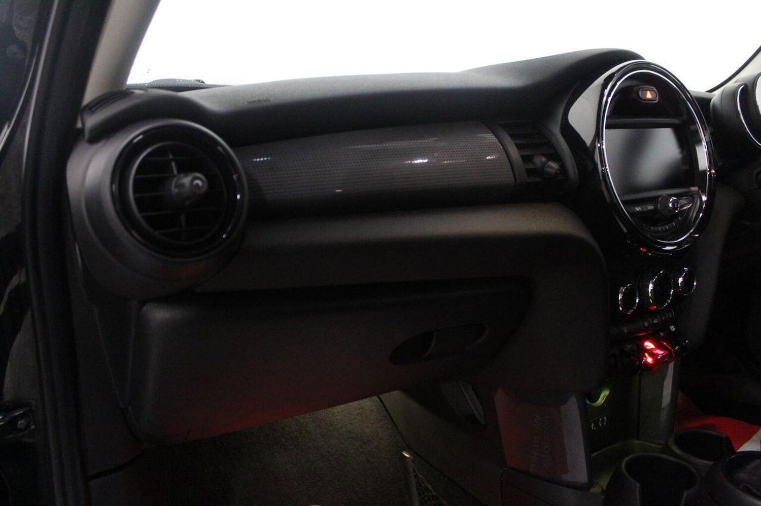 Used MINI Hatch 2018 for sale - 76439975: Photo 27