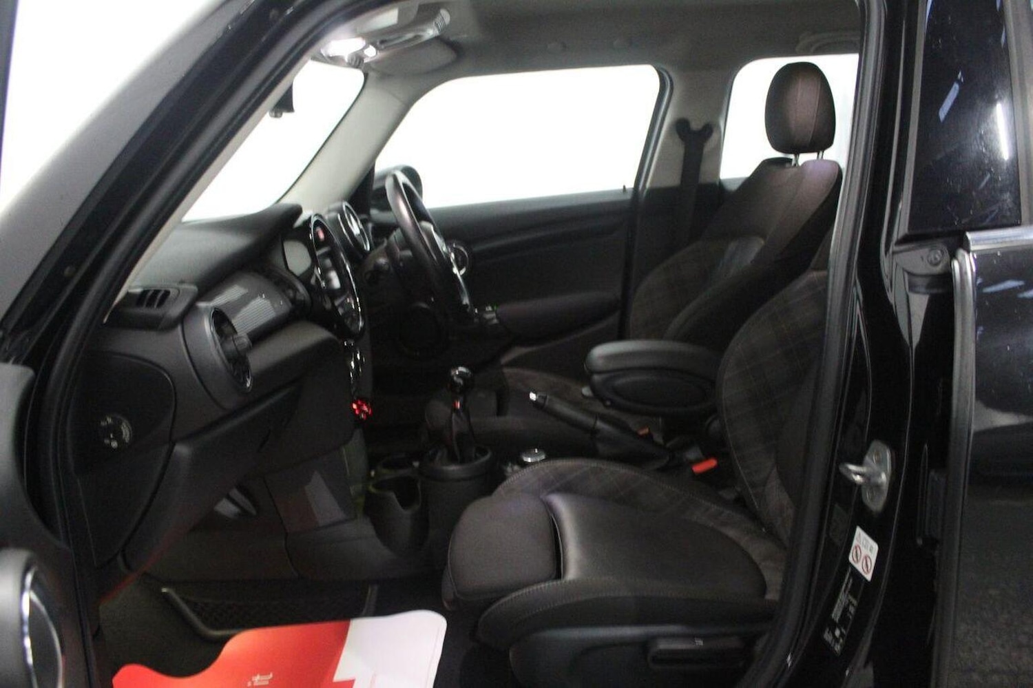 Used MINI Hatch 2018 for sale - 76439975: Photo 49