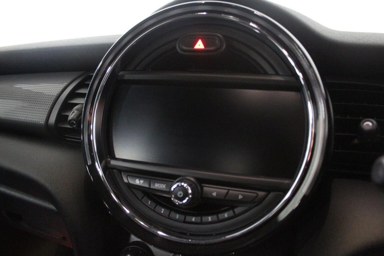 Used MINI Hatch 2018 for sale - 77937904: Photo 30