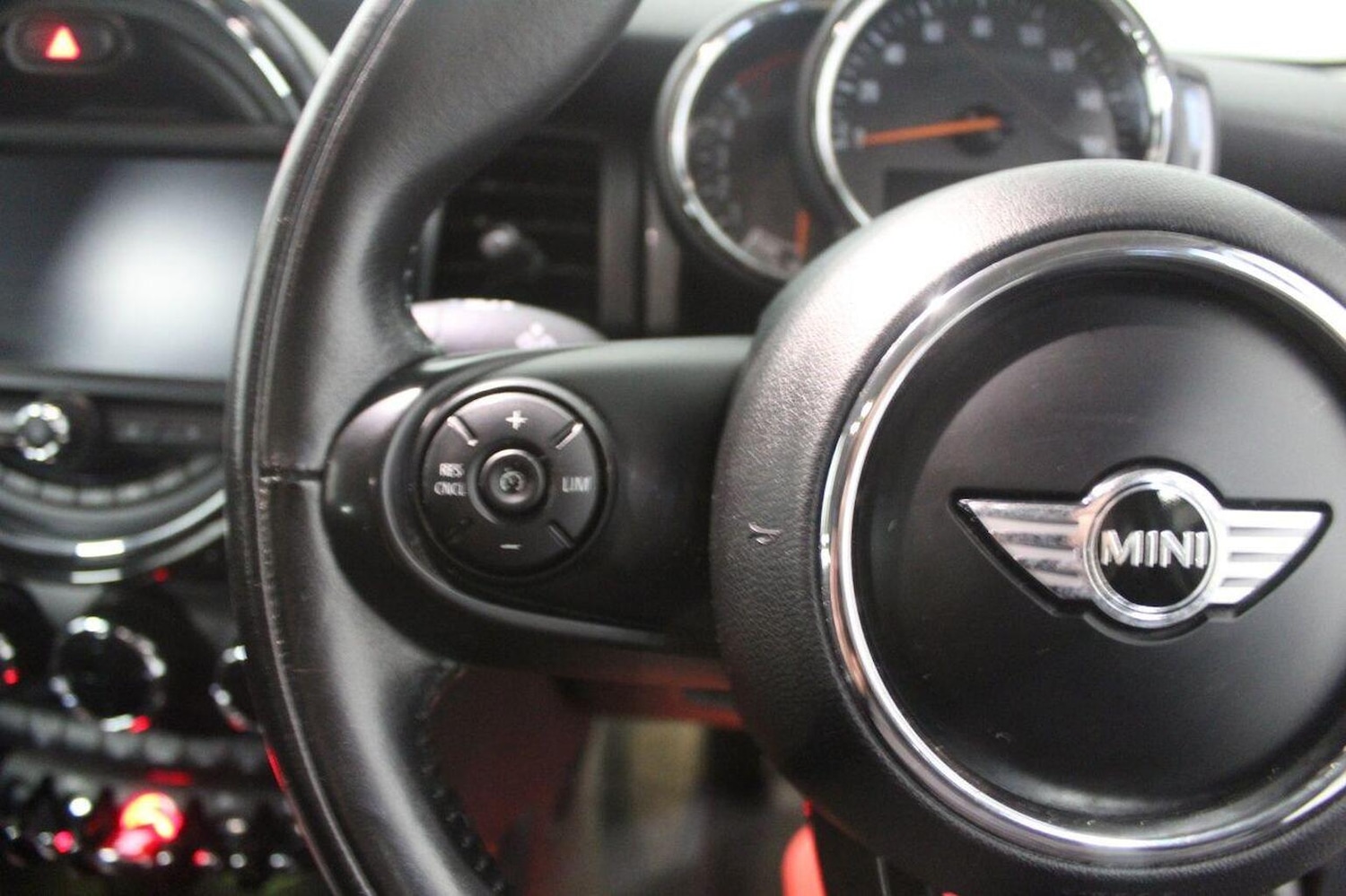 Used MINI Hatch 2018 for sale - 77937904: Photo 44