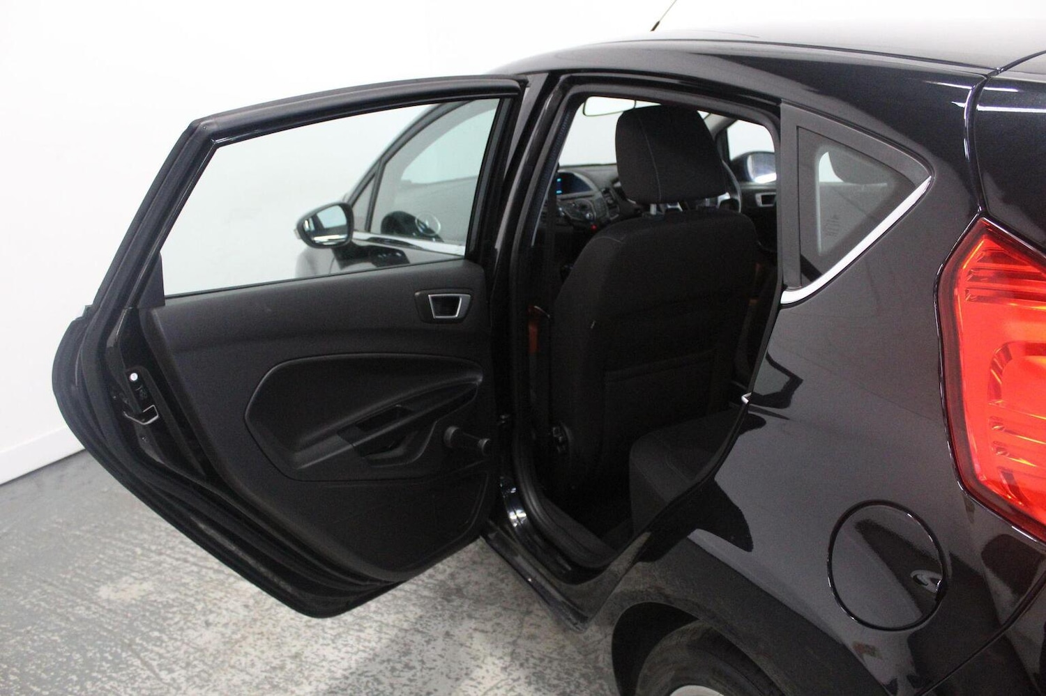 Used Ford Fiesta 2014 for sale - 77937921: Photo 25