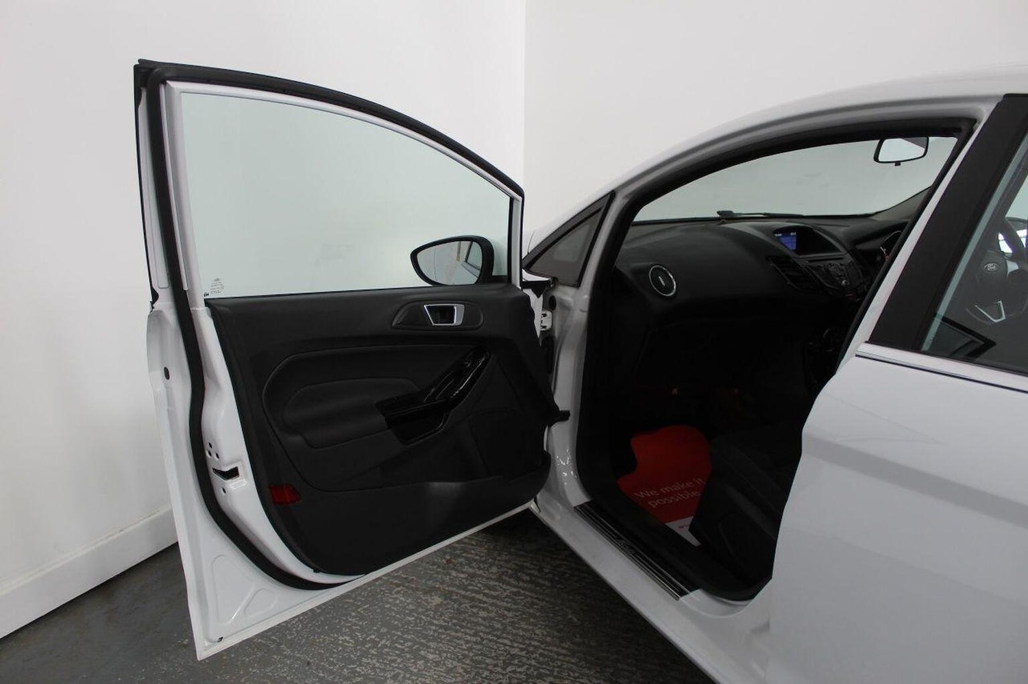 Used Ford Fiesta 2015 for sale - 77140618: Photo 25