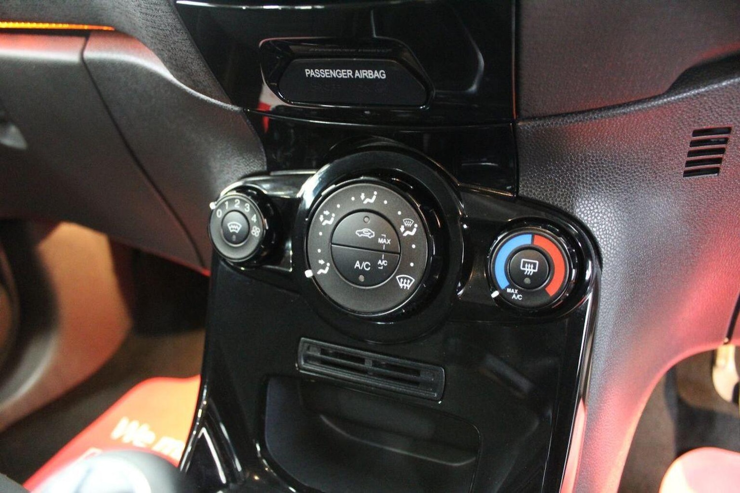 Used Ford Fiesta 2015 for sale - 77140618: Photo 41