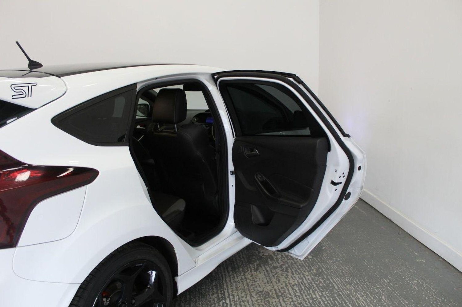 Used Ford Focus 2012 for sale - 76019639: Photo 26